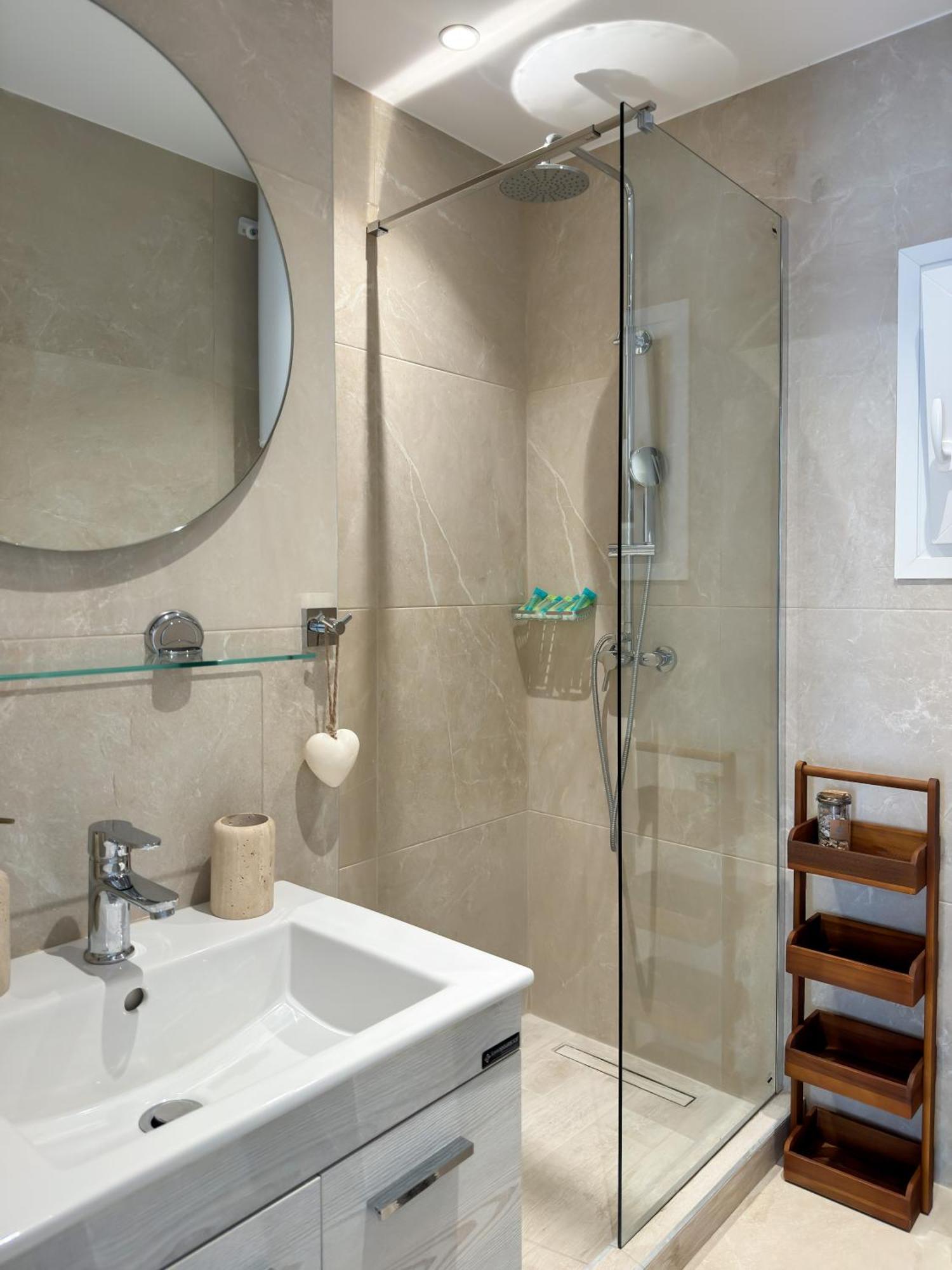 Apartment Luxury Downtown Guya *