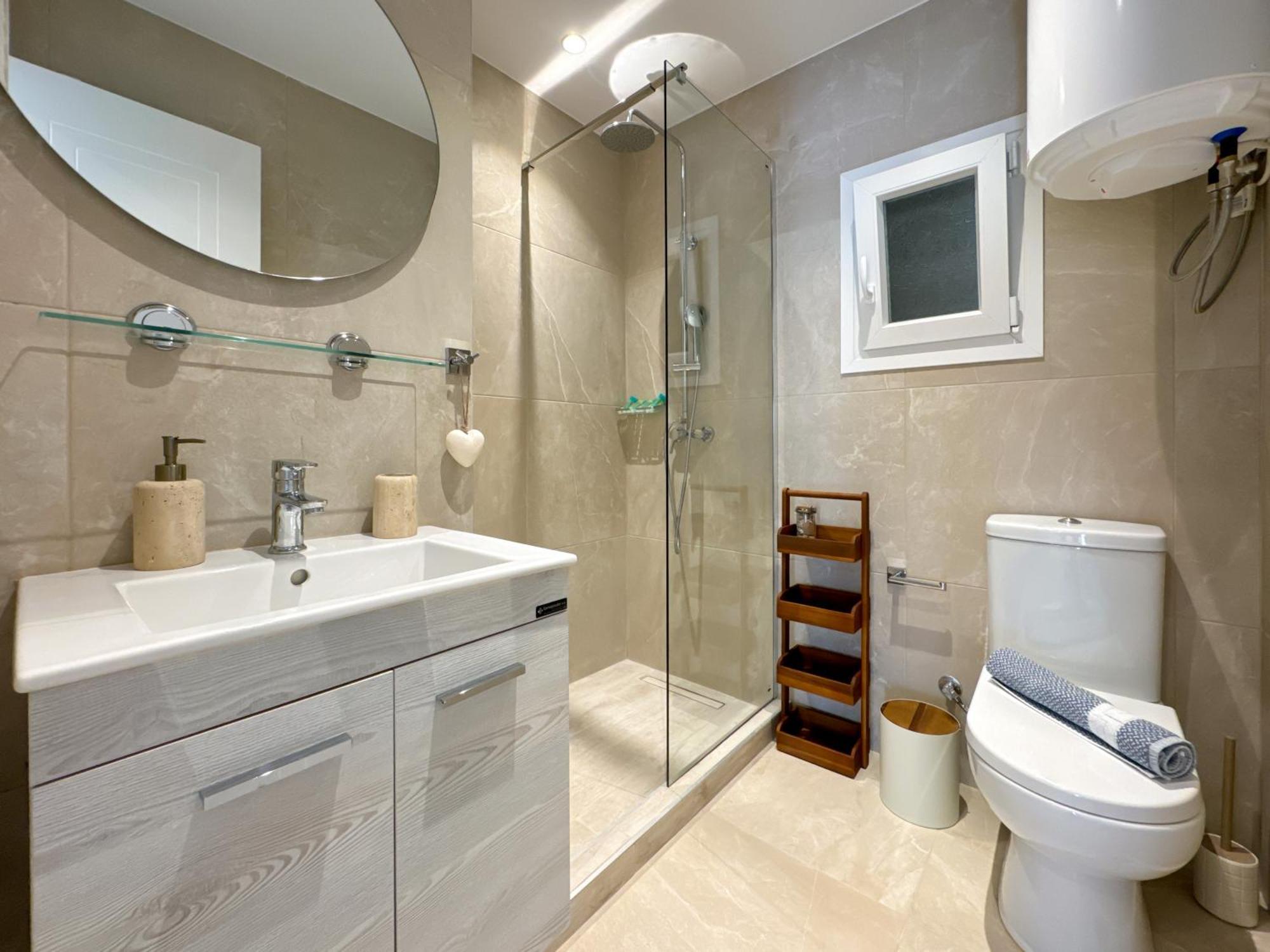 Luxury Downtown Guya Apartment